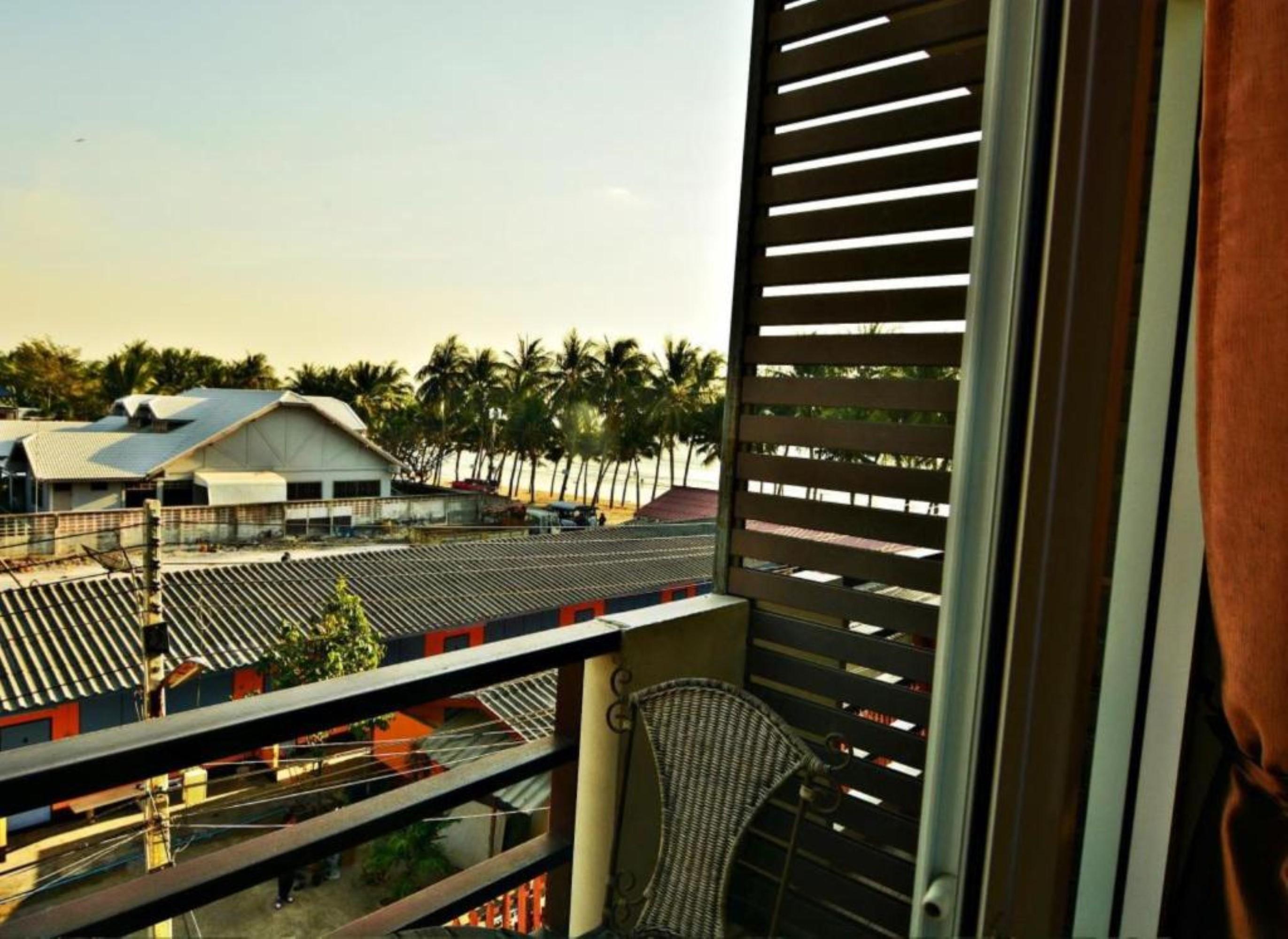 The Day Hotel Chonburi Exterior photo