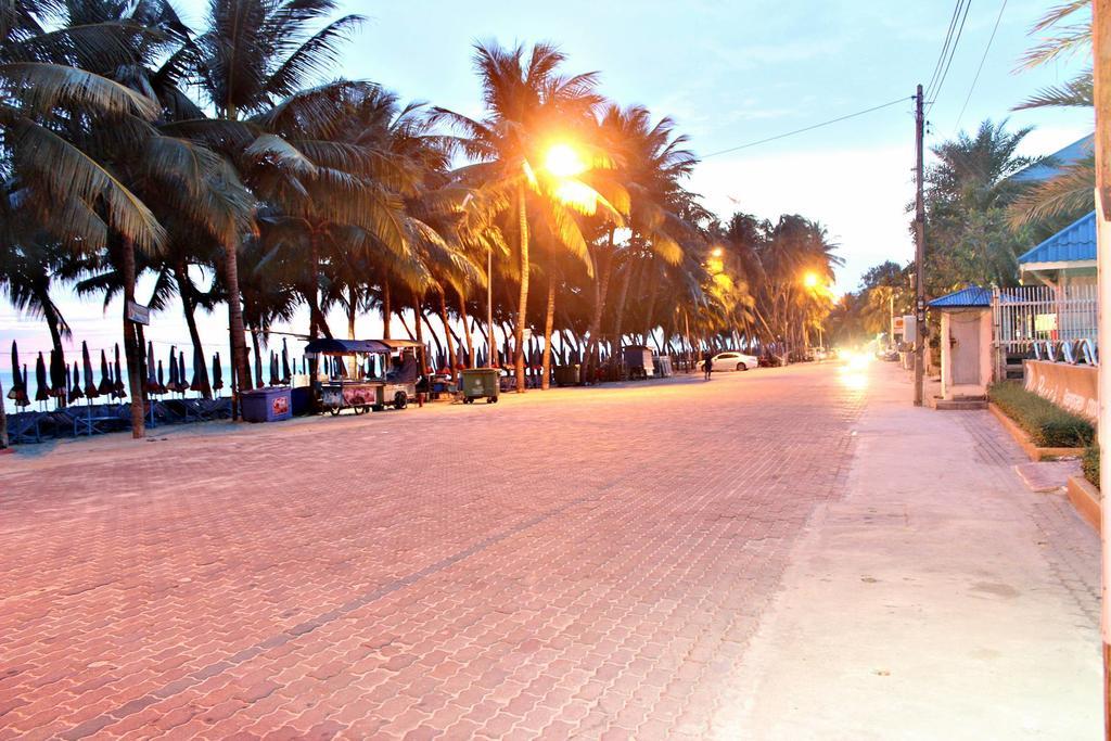The Day Hotel Chonburi Room photo