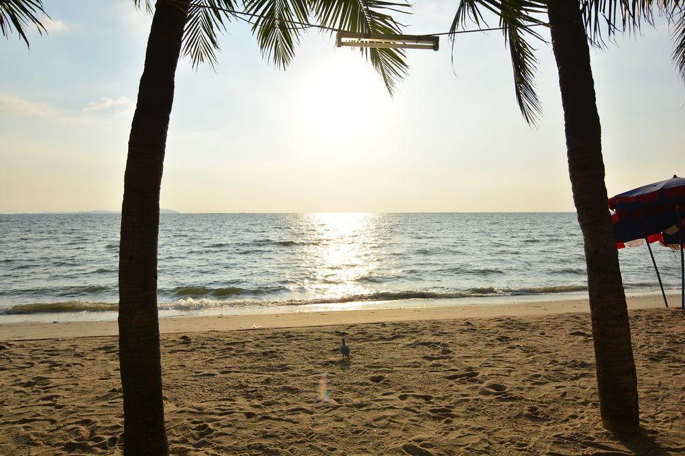 The Day Hotel Chonburi Exterior photo